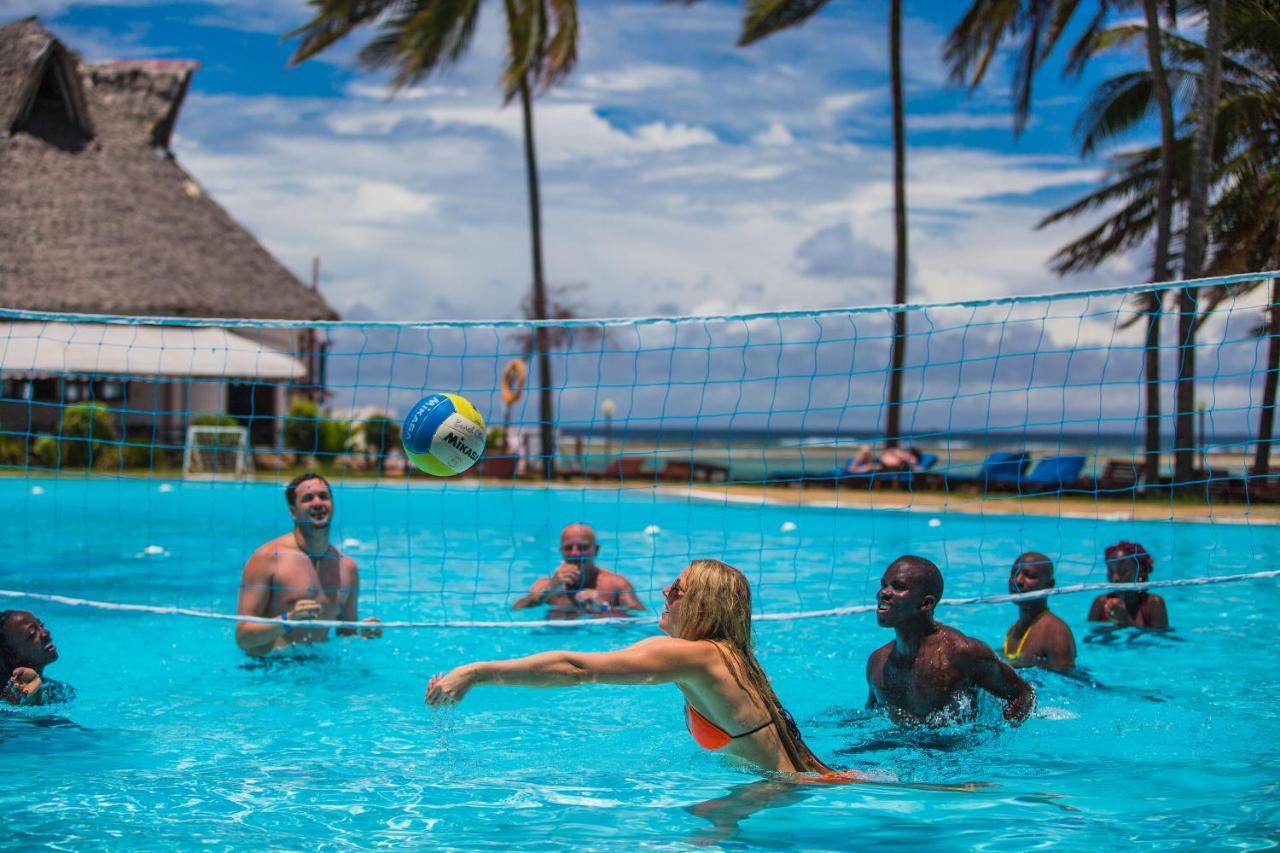 Reef Hotel Mombasa Esterno foto
