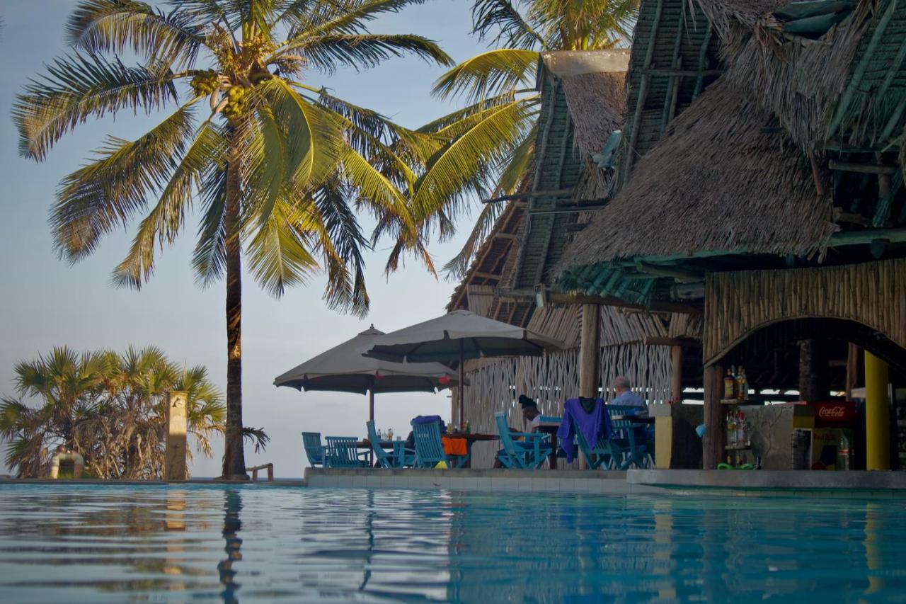 Reef Hotel Mombasa Esterno foto