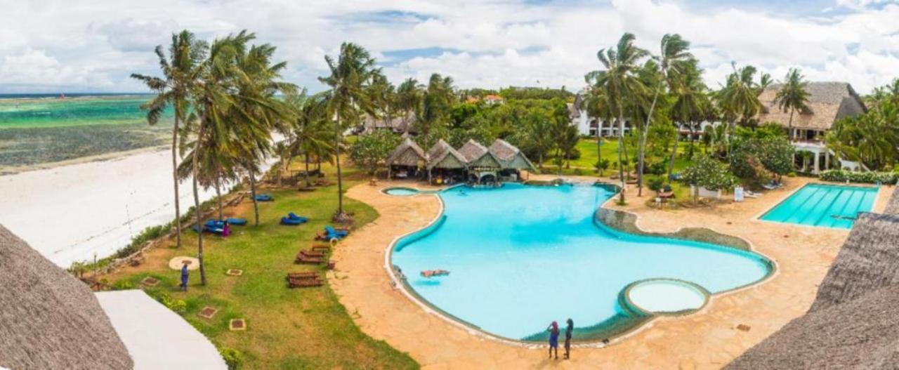 Reef Hotel Mombasa Esterno foto