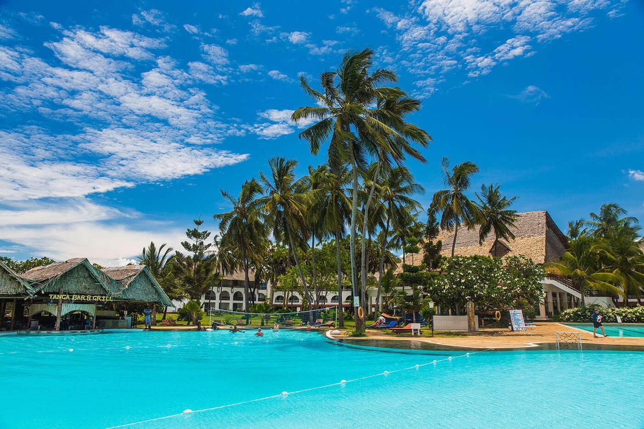 Reef Hotel Mombasa Esterno foto