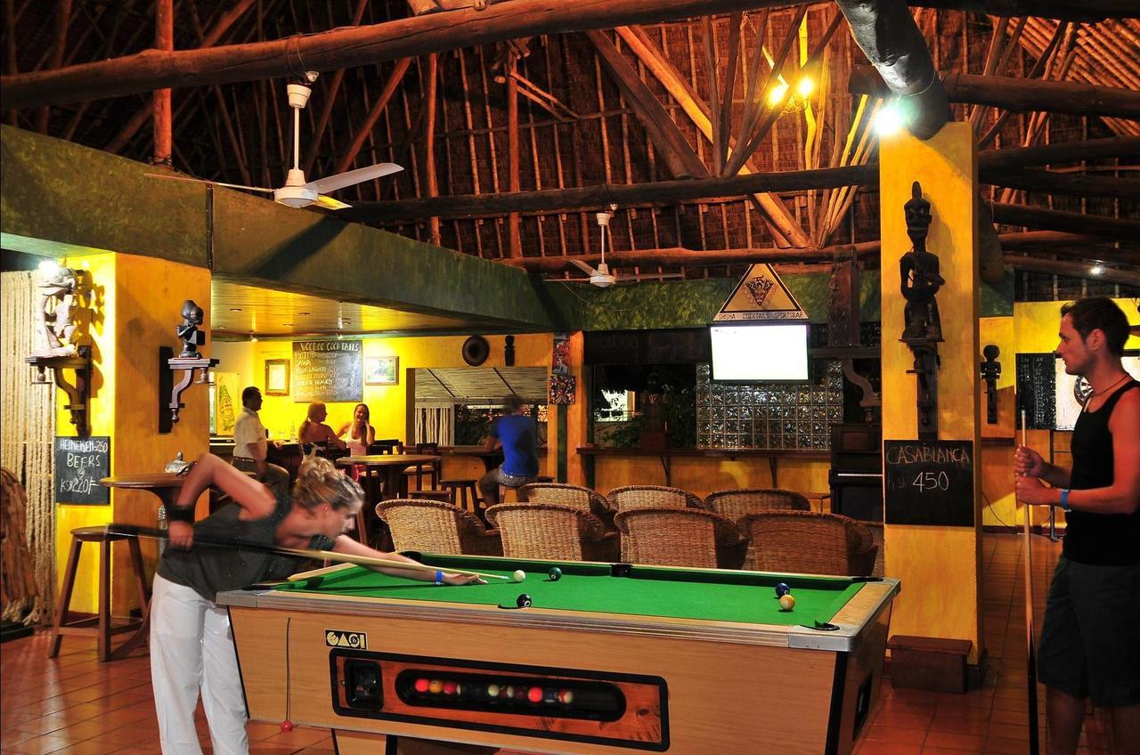 Reef Hotel Mombasa Esterno foto