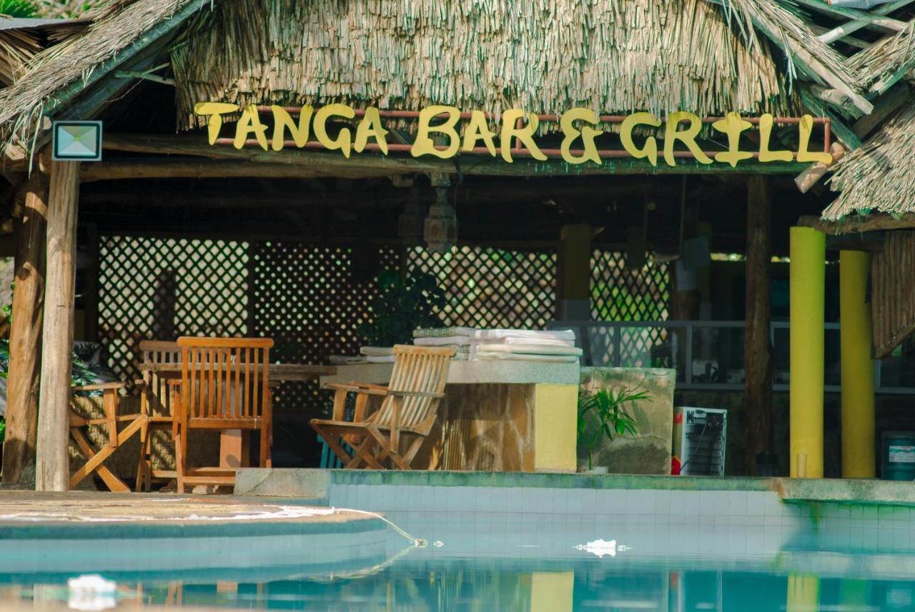 Reef Hotel Mombasa Esterno foto