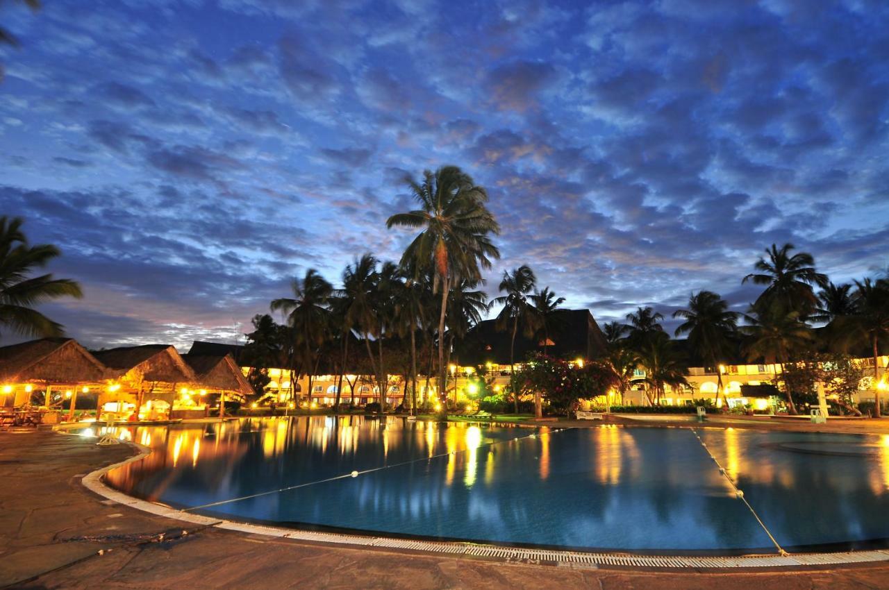 Reef Hotel Mombasa Esterno foto