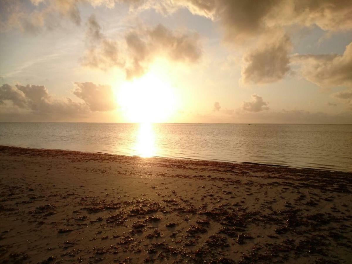 Reef Hotel Mombasa Esterno foto