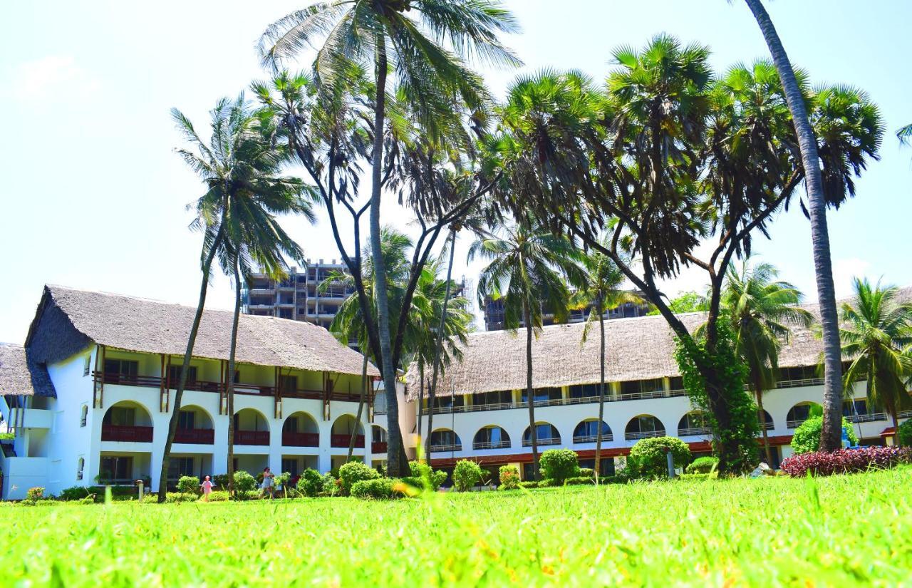 Reef Hotel Mombasa Esterno foto