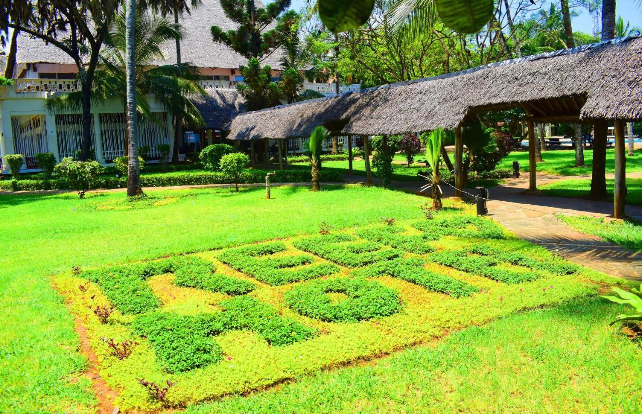 Reef Hotel Mombasa Esterno foto