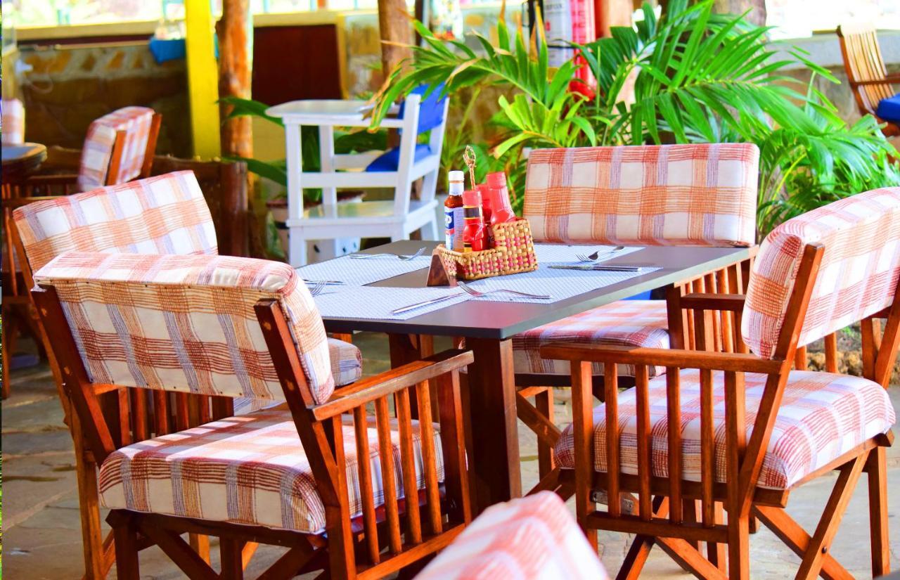 Reef Hotel Mombasa Esterno foto